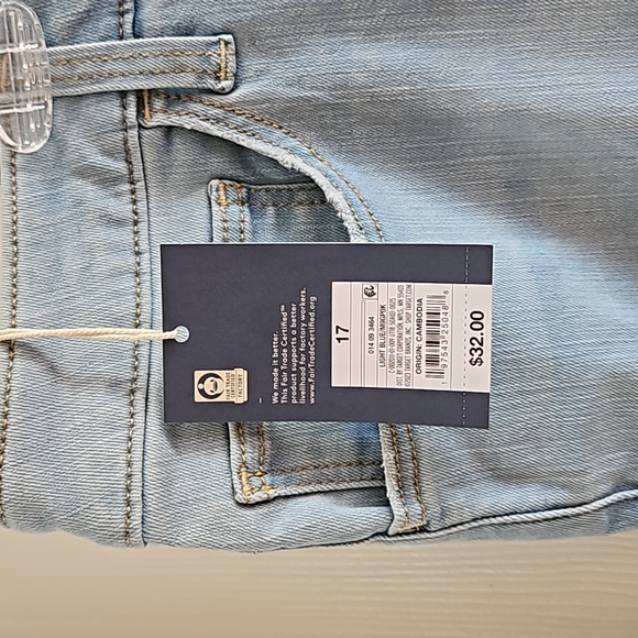 Universal Thread jeans - Picture 2 of 13